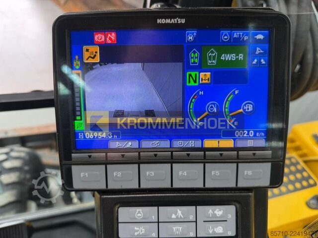 Escavatore gommato Komatsu PW 98 MR-10