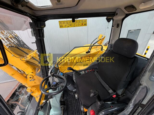 Escavatore gommato Komatsu PW 98 MR-10