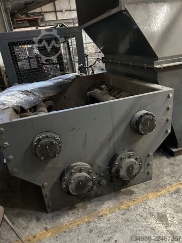 Dört milli parçalayıcı Decoval 4-shaft shredder