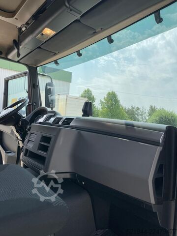 Samochód ciężarowy z plandeką typu platforma MAN MAN TGM 15.290 Stapleraufnahme Edscha