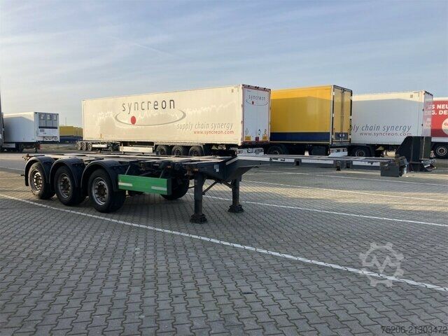 Skipaskiptis hálf-vagn Krone Box Liner TU70