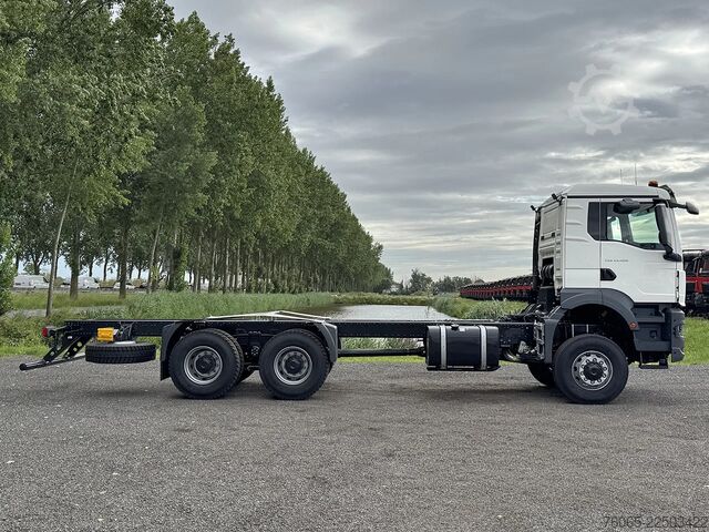 Chassis com cabina MAN TGS 33.400 BB CH Chassis Cabin (5 units)