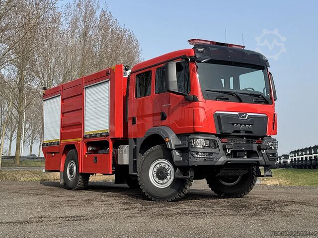 Carro de bombeiros MAN TGM 18.250 BB CH Fire Fighter Truck (21 units)