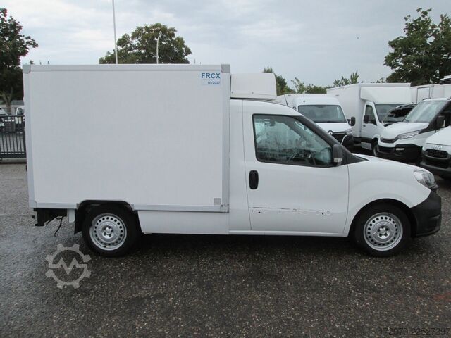 Koelwagen met geïsoleerde laadbak FIAT Doblo 1.6  *Maxi-Tiefkühler*Euro5*