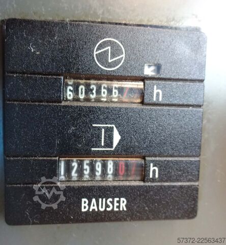 Lóðrétt CNC vinnslumiðstöð Deckel Maho DMC 64V linear