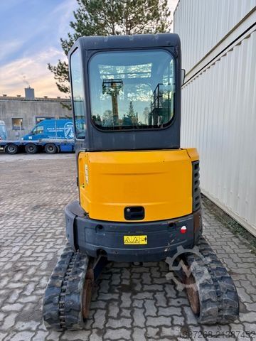 Minikotró BOBCAT E26 / 2016 BJ / 3 x Löffel / 3.905 H