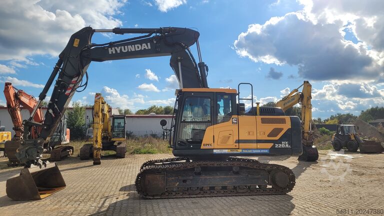 Excavadora sobre orugas Hyundai HX220AL
