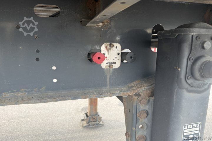 带篷布的开放式半挂车 Schwarzmüller SPA 3/E Plane / Swiss-Vehicle