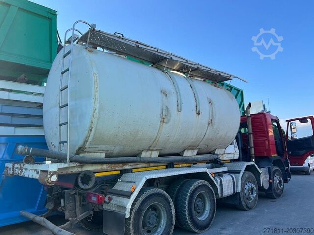 Autocamion cu destinație specială  CISTERNA SCARRABILE USATA IN FERRO