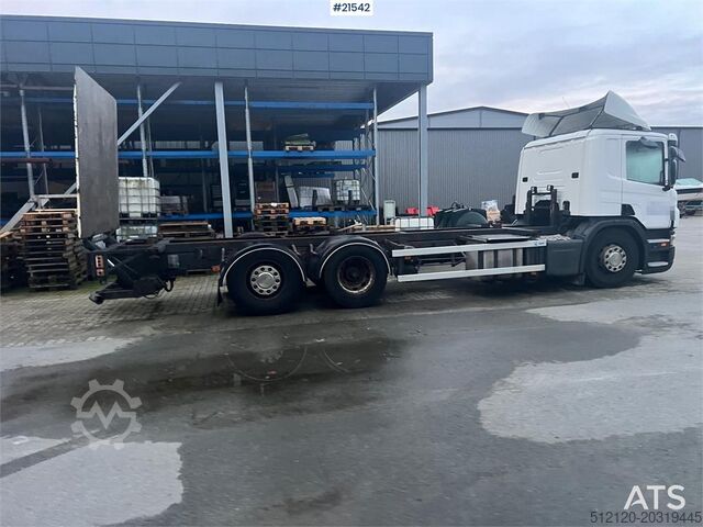 Šasija s vozačkom kabinom Scania P420 6x2 chassis w/ lift repair object