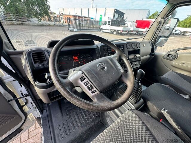 Furgon skrzyniowy NISSAN NT500 56.15 Koffer mit LBW*Ahk*nur 34.800 km *