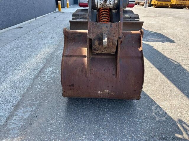Kāpurķēžu ekskavators Takeuchi TB 2150 R