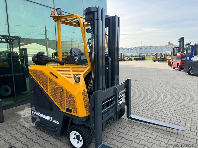 Štirismerni viličar Combilift CB3000// LPG // 2017 year /Toyota engine