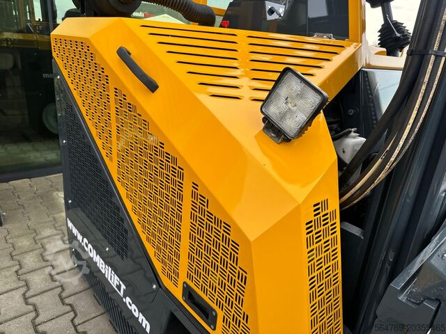 Štirismerni viličar Combilift CB3000// LPG // 2017 year /Toyota engine