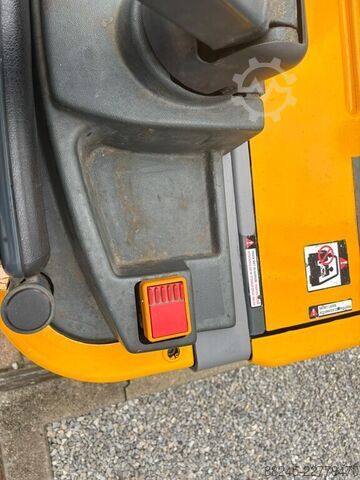 VS-23146 Empilhador elétrico triplex Jungheinrich ERC Z14 JUNGHEINRICH ERC Z14