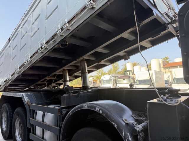 Camion basculante trilateral Mercedes-Benz Actros 4151K Kipper 20cbm 8x4 Euro4