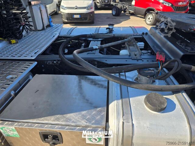 Standaard trekker IVECO STRALIS 570 MANUAL RETARDER IMP IDRAULIC