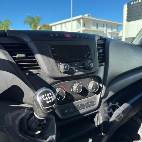 封闭货车 Iveco Daily 35c12