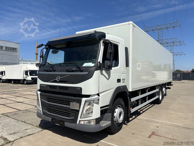 Tovornjak s karoserijo za prevoz pijač Volvo FM 330 6x2 , Lift-Lenkachse, 2 t LBW