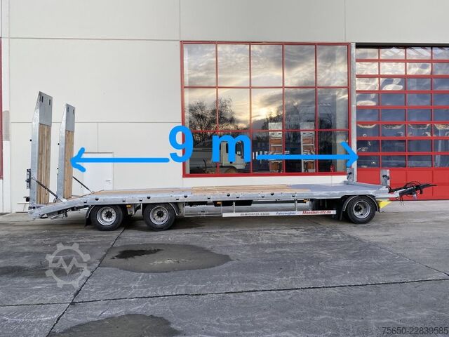 Madala platvormiga haagis Möslein T 3-9,20 F Blatt  3 Achs Tieflader mit gerader Ladefläche 9 m, Neufahrzeug