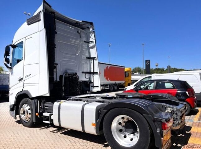 Standarta vilcējs VOLVO FH 500