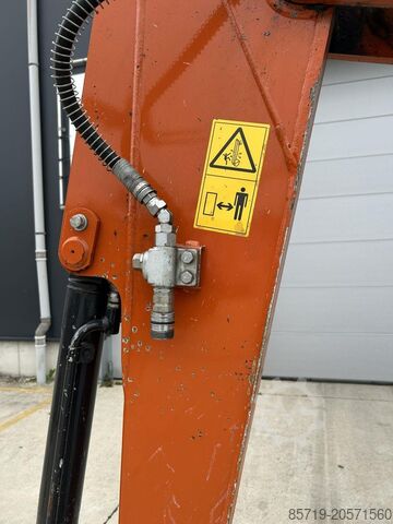 Máy xúc mini Hitachi ZX33U-6 (7789)