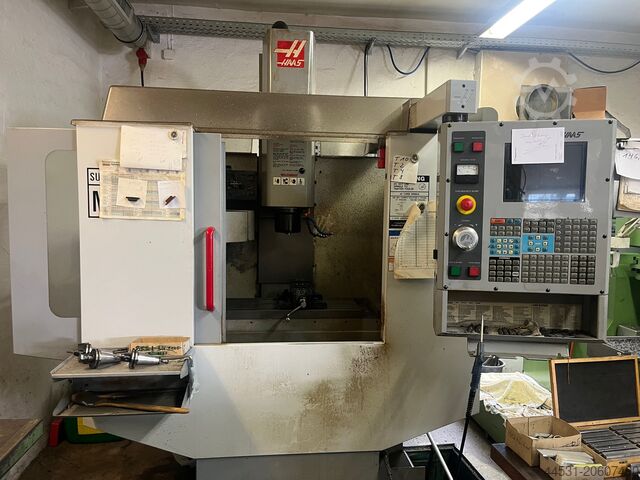 CNC vertical machining center HAAS Super Mini Mill
