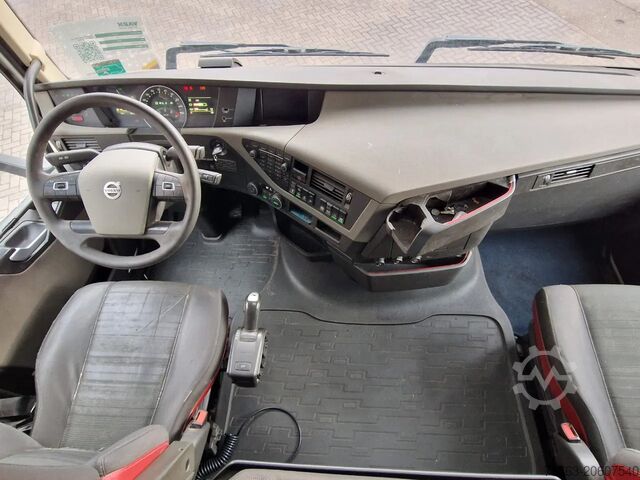 Standard-SZM Volvo FH 13.500 Globetrotter 6x2 - PTO/Hydraulic - St...