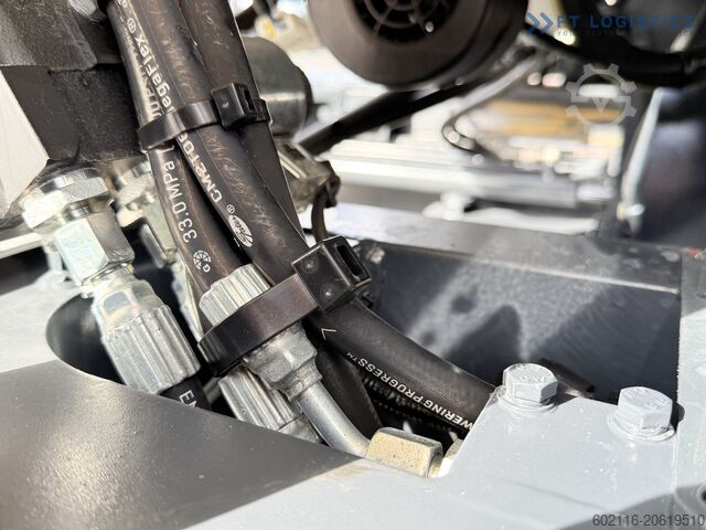 Carretilla elevadora multidireccional Combilift C2500 DUPLEX ONLY 460H WIDE POSITIOER