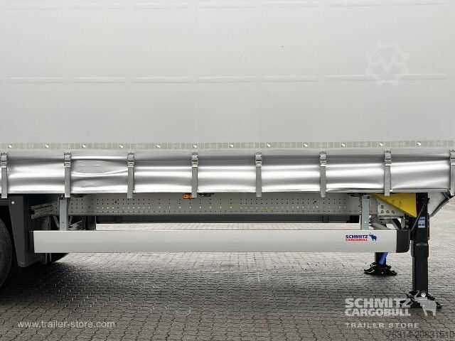 Semiremorcă deschisă cu prelată Schmitz Cargobull Curtainsider Mega Getränke