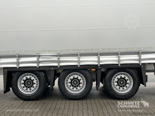 Semiremorcă deschisă cu prelată Schmitz Cargobull Curtainsider Mega Getränke