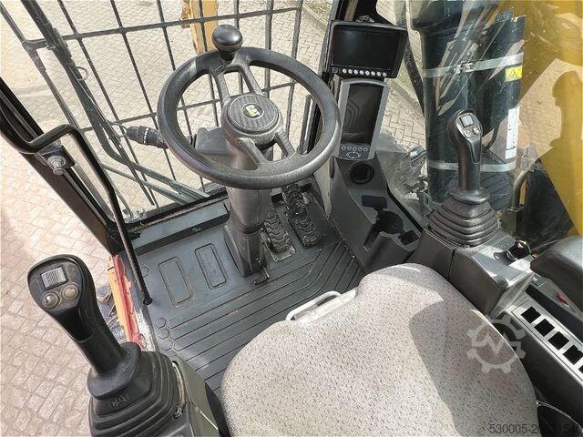 Машина за обработка на материали CAT MH3022  2015   CE