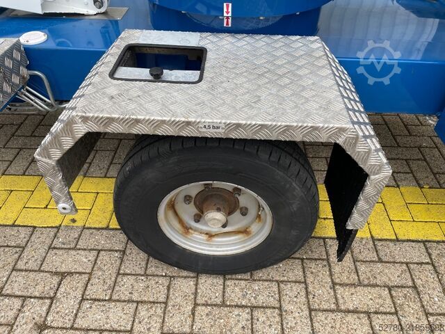 All terrain crane Amak 25