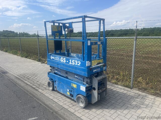 Dvižna ploščad škarjasta Genie GS 1532 | 2015