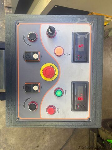 Máquina de dobrar perfis Sahinler HPK 80