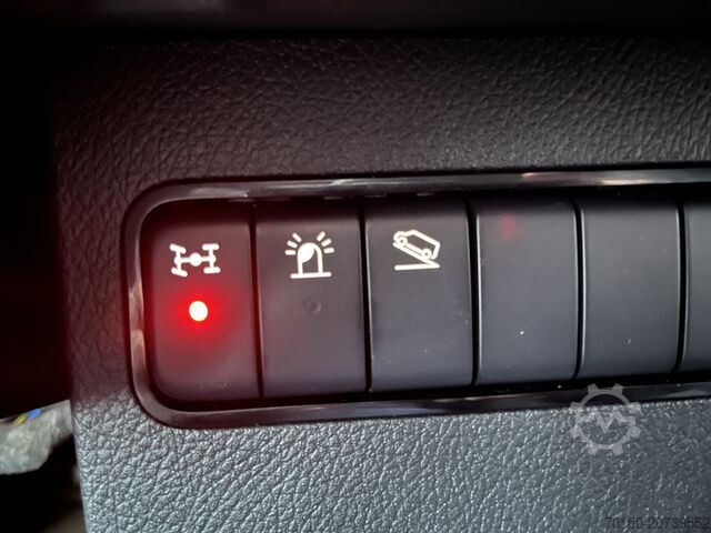 กระเป๋าเดินทาง Mercedes-Benz Sprinter 516 CDI 4X4 / Euro 6 / Servicebus / Bo...