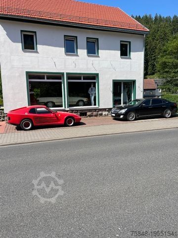 Kombijevsko vozilo PORSCHE 924 Replika Testarossa