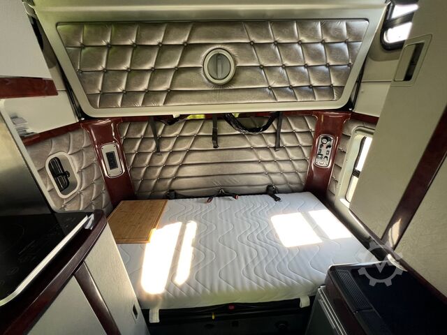 стандартен влекач Freightliner Coronado WOHNMOBIL ZULASSUNG