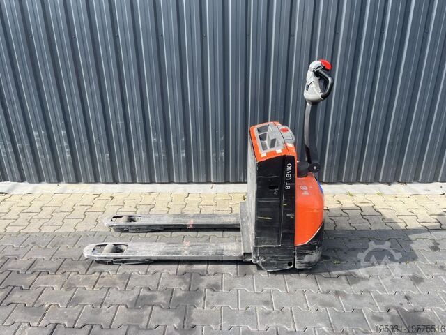 Electric Pallet Truck BT LWE140