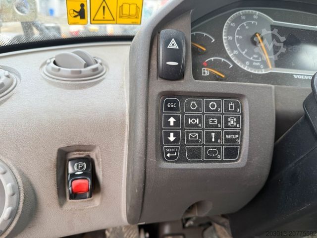 Încărcător pe roți VOLVO L150H Radlader *Schnellwech. *Waage *3. Funktion