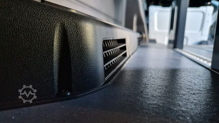 مینی‌بوس MERCEDES-BENZ 8 x 517 Sprinter Lord Light  22 SS Aktionspreis
