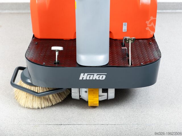 Čistilni stroj Hako B800 R NOVE BATERIJE Hako Sweepmaster B800 R - 2019y - 454h