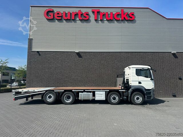 Car carrier van MAN TGS 35.520 8X2 OPRIJWAGEN/MACHINE TRANSPORTER/P...