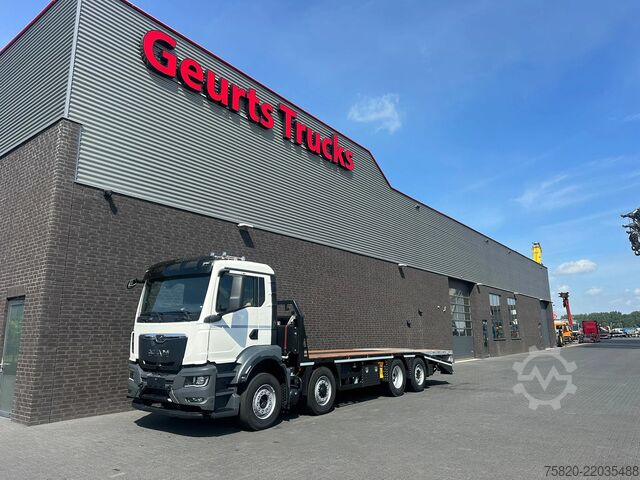 Car carrier van MAN TGS 35.520 8X2 OPRIJWAGEN/MACHINE TRANSPORTER/P...