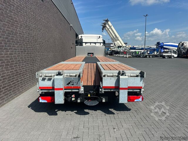 Car carrier van MAN TGS 35.520 8X2 OPRIJWAGEN/MACHINE TRANSPORTER/P...