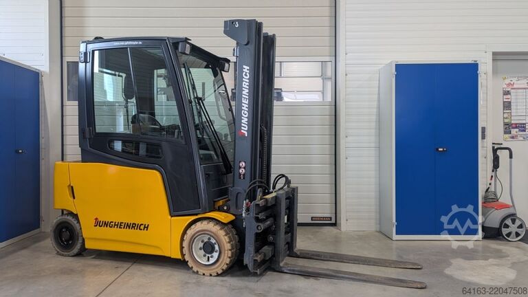 Электрический 4-х колесный вилочный погрузчик Jungheinrich EFG 320 GE120-480DZ