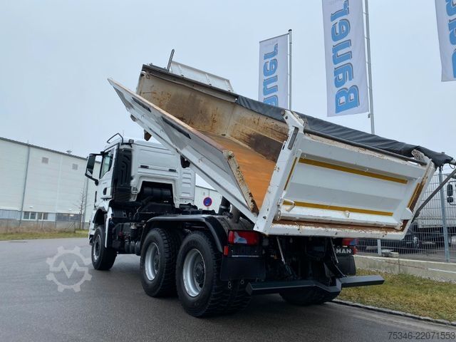 Truk bak dump tiga sisi MAN TGS/26.510/6x4 BL/Bordmatik/Retarder/90to/82 tkm