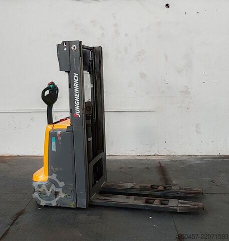 Палетни слагачи Jungheinrich EJC 112 LI ION 2.5m/ free lift/ 2051h