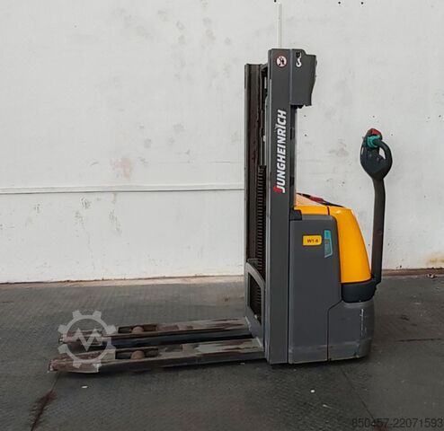Палетни слагачи Jungheinrich EJC 112 LI ION 2.5m/ free lift/ 2051h