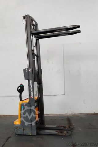 Палетни слагачи Jungheinrich EJC 112 LI ION 2.5m/ free lift/ 2051h